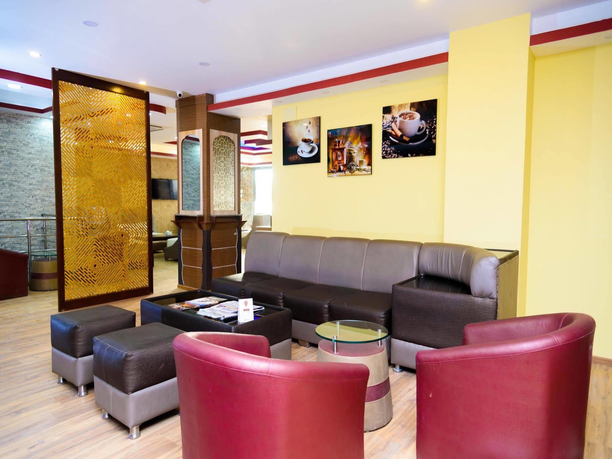 Oyo 105 Hotel Travel Inn Katmandu Eksteriør bilde